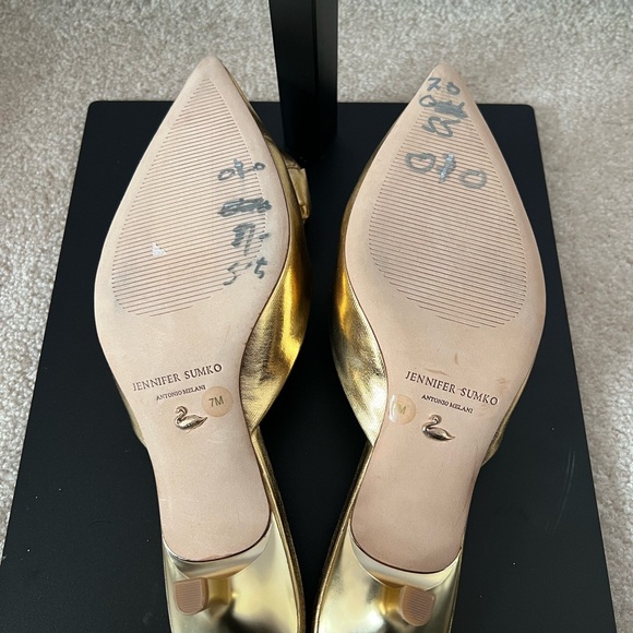 Jennifer Sumko by Antonio Melani Gold Kitten Heels - Picture 4 of 5
